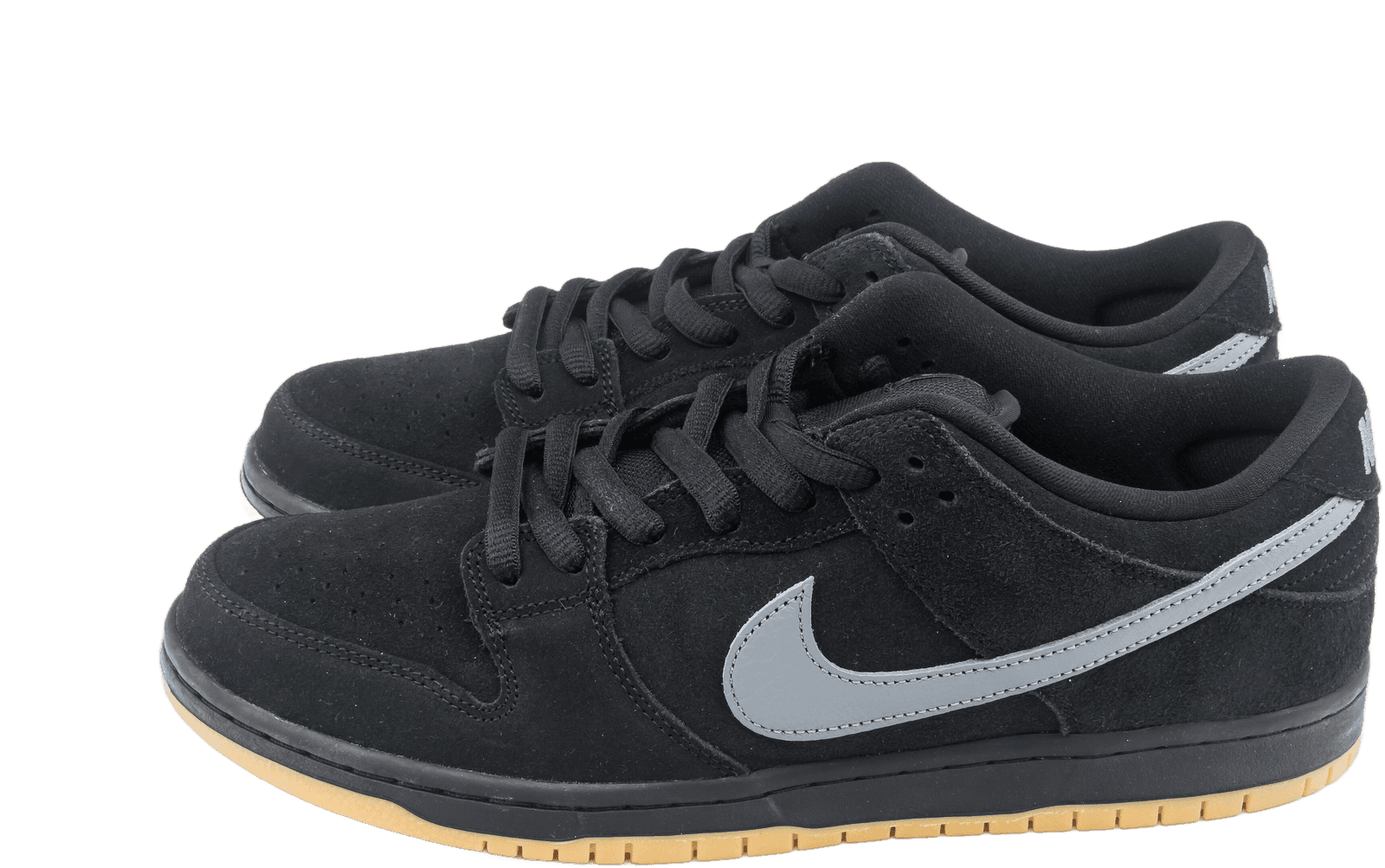 SB Dunk Low Pro in Black/Medium Grey-Gum